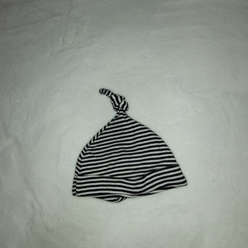 Knotted hat bundle - Picture 5 of 5